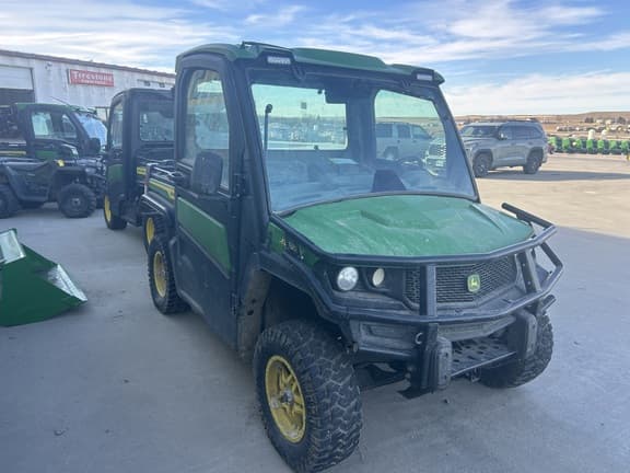 Image of John Deere XUV 835R equipment image 4