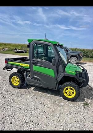 Image of John Deere XUV 835R Primary image