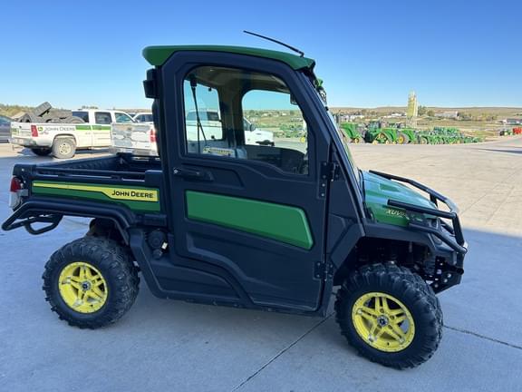 Image of John Deere XUV 835R equipment image 2