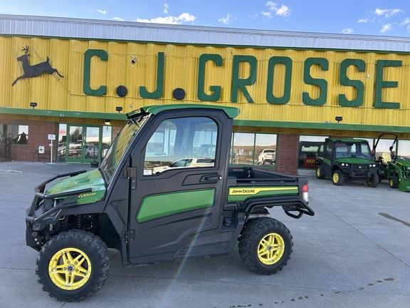 2023 John Deere XUV 835R Equipment Image0