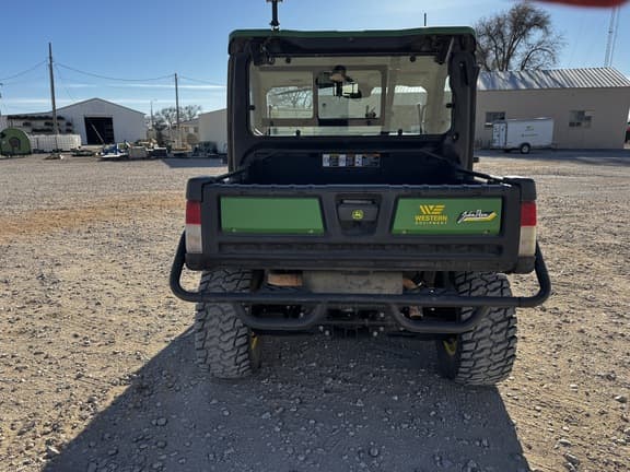 Image of John Deere XUV 835R equipment image 3