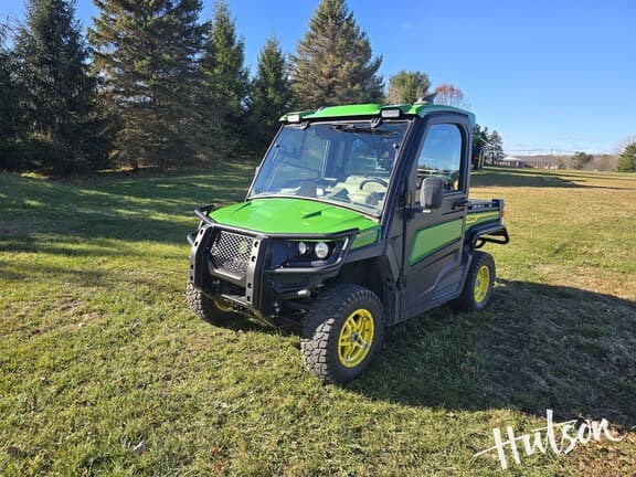 Image of John Deere XUV 835R equipment image 2