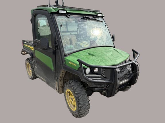 Image of John Deere XUV 835R equipment image 1