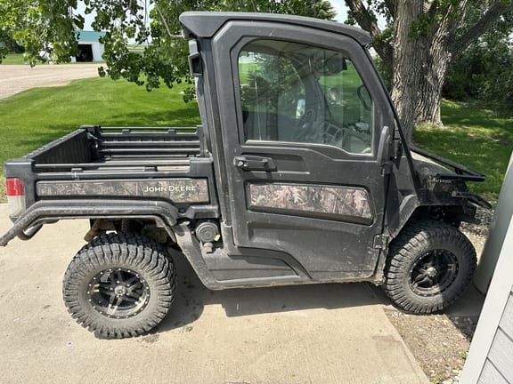 2023 John Deere XUV 835R Equipment Image0