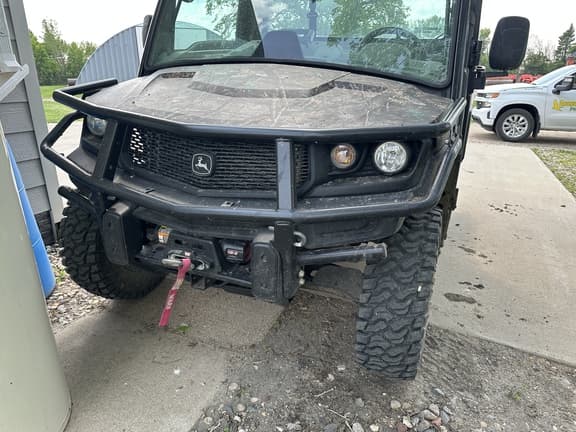 Image of John Deere XUV 835R equipment image 4