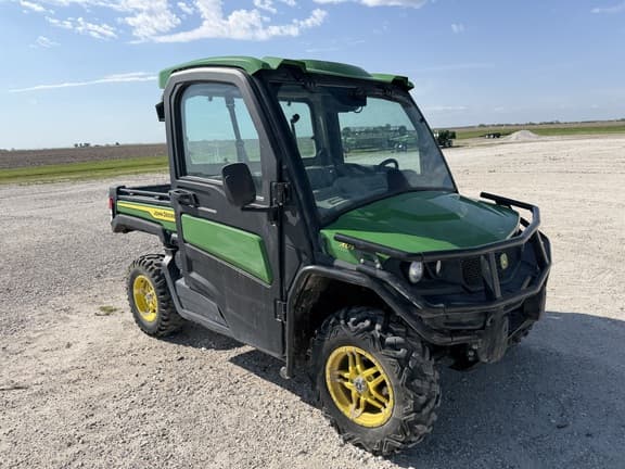 Image of John Deere XUV 835R equipment image 4