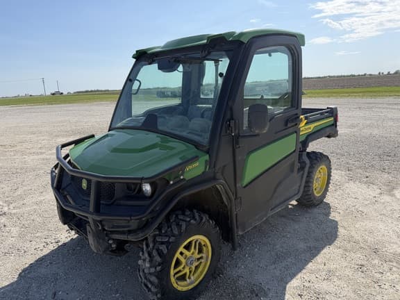 Image of John Deere XUV 835R Primary image