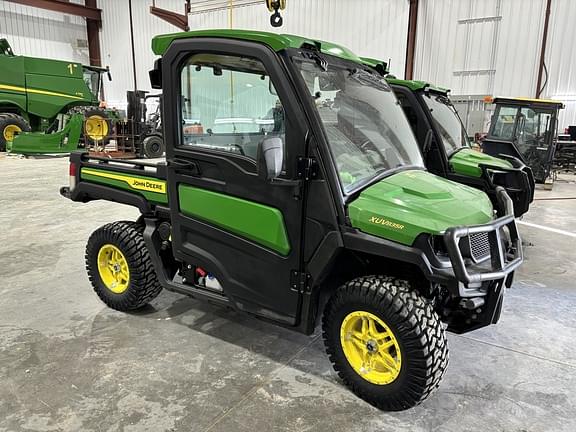 Image of John Deere XUV 835R equipment image 1