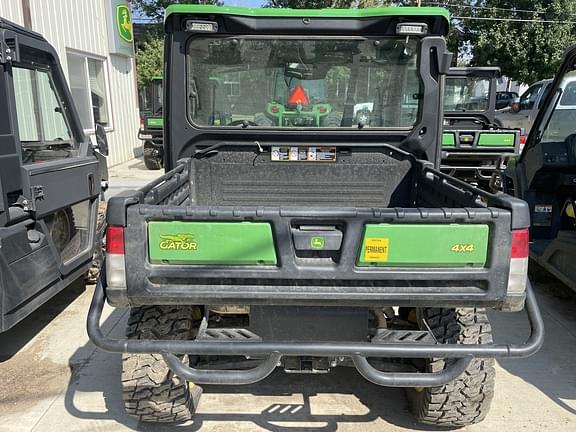 Image of John Deere XUV 835R equipment image 4