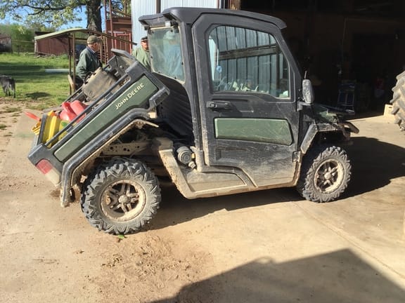 Main image John Deere XUV 835R