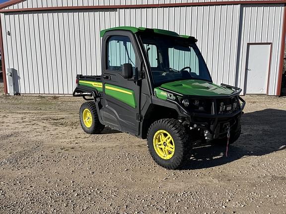 Image of John Deere XUV 835R Primary image