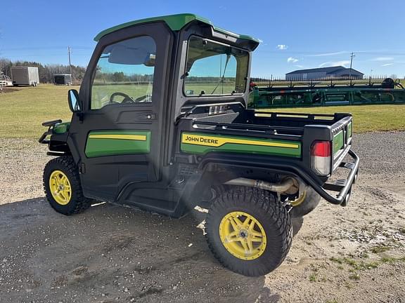 Image of John Deere XUV 835R equipment image 1