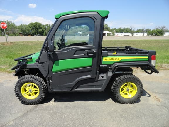 Image of John Deere XUV 835R equipment image 1