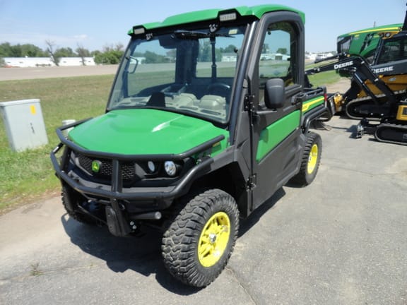 2023 John Deere XUV 835R Equipment Image0