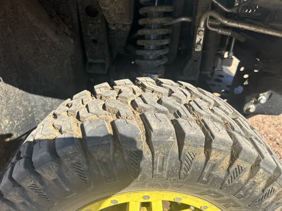 Image of John Deere XUV 835R equipment image 4