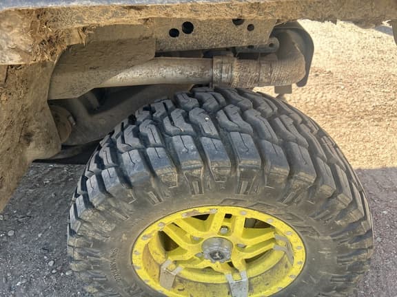 Image of John Deere XUV 835R equipment image 3