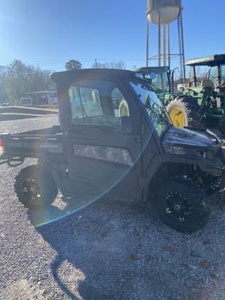 Image of John Deere XUV 835R equipment image 2