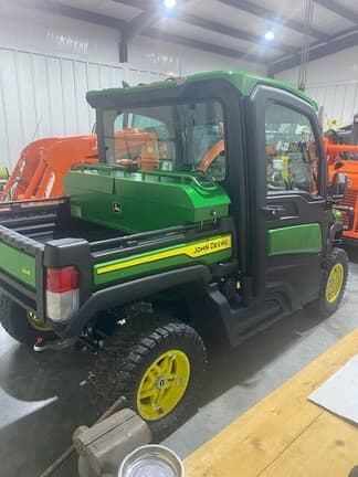 Image of John Deere XUV 835R equipment image 4