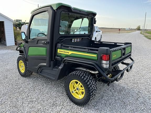 Image of John Deere XUV 835R equipment image 1