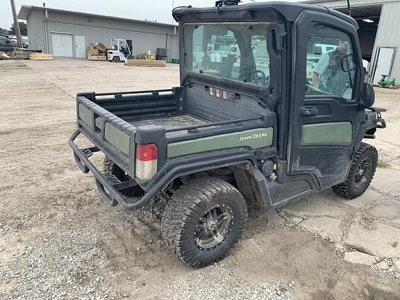 Image of John Deere XUV 835R equipment image 1
