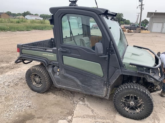 2023 John Deere XUV 835R Equipment Image0