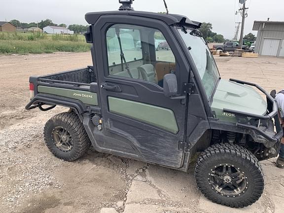 Image of John Deere XUV 835R Primary image