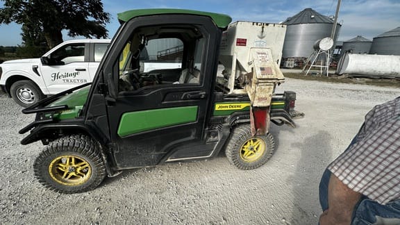 2023 John Deere XUV 835R Equipment Image0