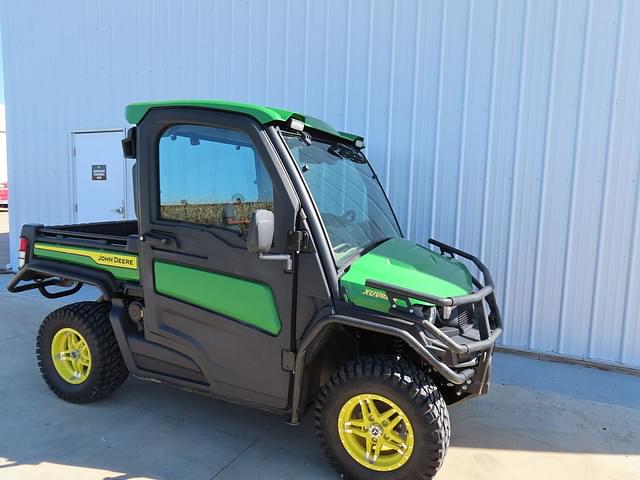 Image of John Deere XUV 835R equipment image 2