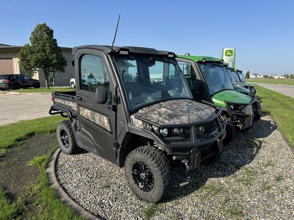 Image of John Deere XUV 835R Primary image