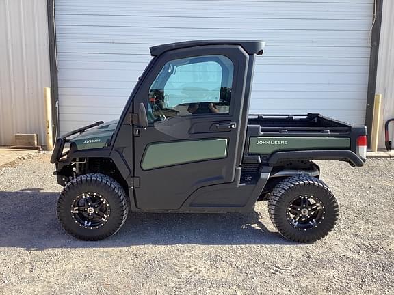 Image of John Deere XUV 835R Primary image