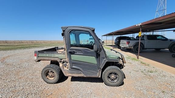 Image of John Deere XUV 835R Primary image