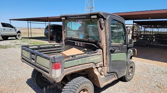 Image of John Deere XUV 835R equipment image 3