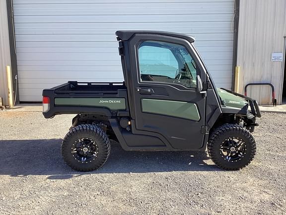Image of John Deere XUV 835R equipment image 1