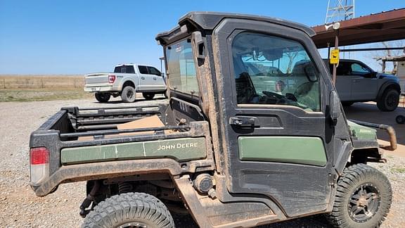 Image of John Deere XUV 835R equipment image 2