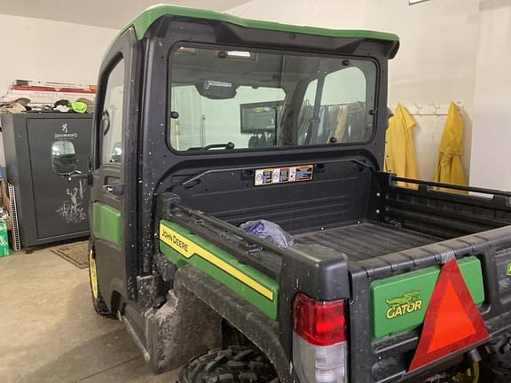 Image of John Deere XUV 835R equipment image 1