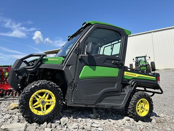 Image of John Deere XUV 835R Primary image