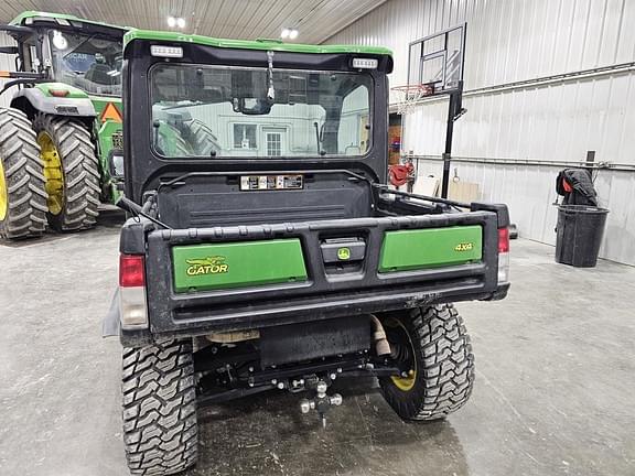 Image of John Deere XUV 835R equipment image 3