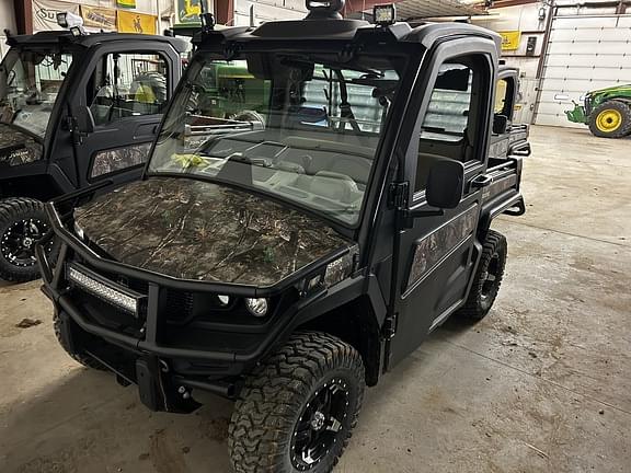 Image of John Deere XUV 835R equipment image 2