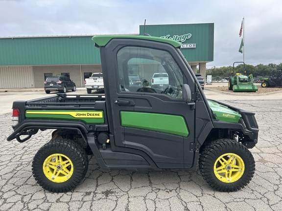 Image of John Deere XUV 835R equipment image 4