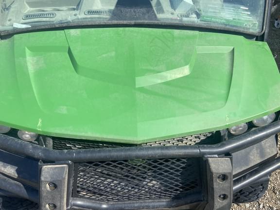 Image of John Deere XUV 835R equipment image 4