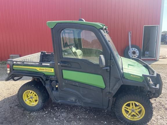 Image of John Deere XUV 835R equipment image 1