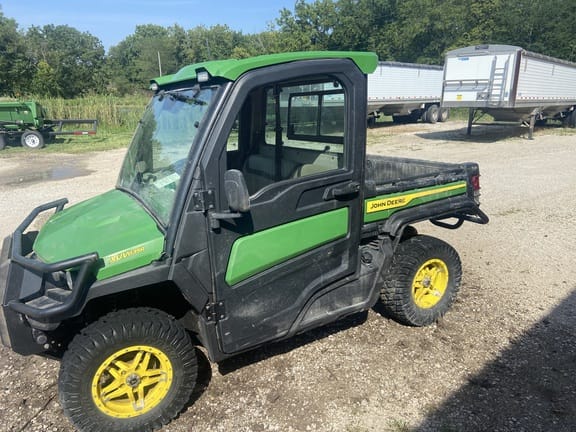 2023 John Deere XUV 835R Equipment Image0