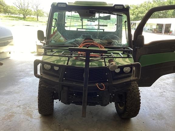 Image of John Deere XUV 835R equipment image 2