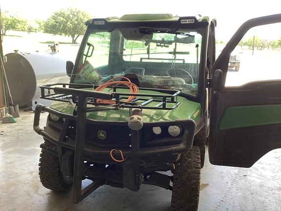 Image of John Deere XUV 835R equipment image 4