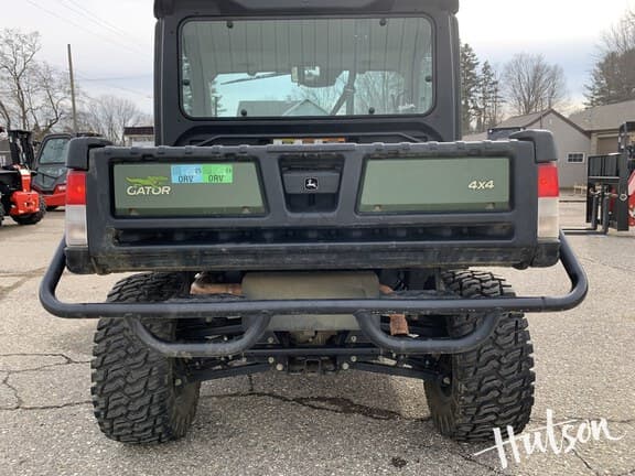 Image of John Deere XUV 835R equipment image 4