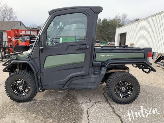 Image of John Deere XUV 835R equipment image 2