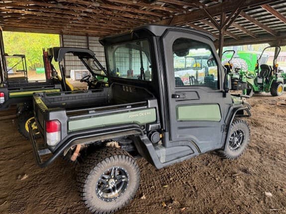 Image of John Deere XUV 835R equipment image 2