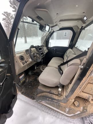 Image of John Deere XUV 835R equipment image 2