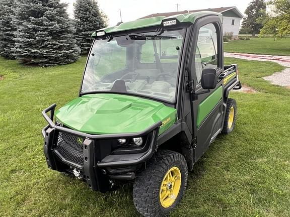 Image of John Deere XUV 835R Primary image