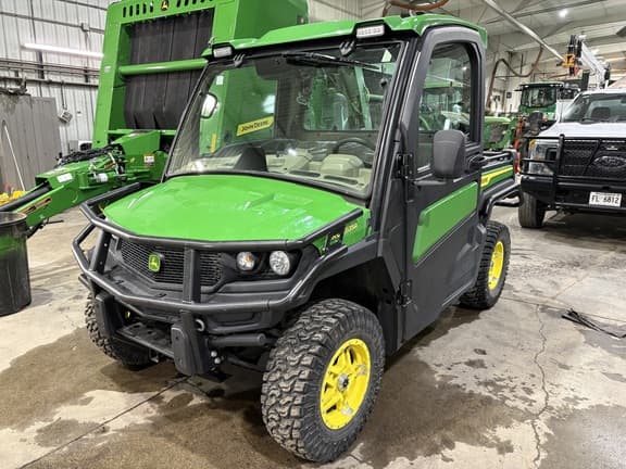 Image of John Deere XUV 835R equipment image 2